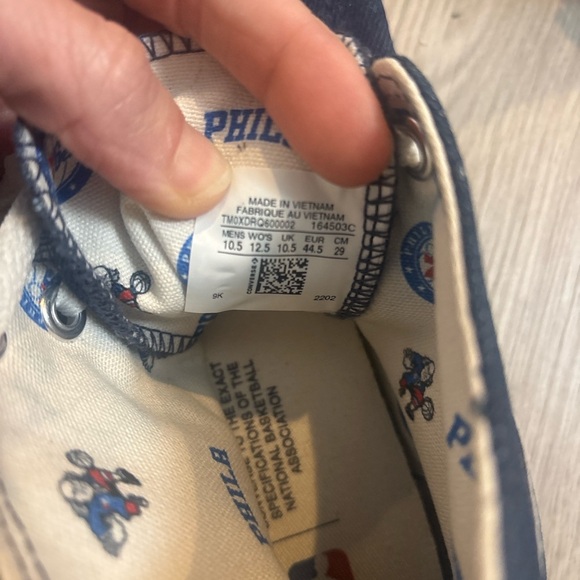 Converse High-Top Sneakers - Dark Blue and White - Picture 5 of 6